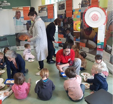 Opération "Bol de riz" organisé par les bénévoles de PARTAGE Auvergne à l'école Jeanne d’Arc Châtel Guyon